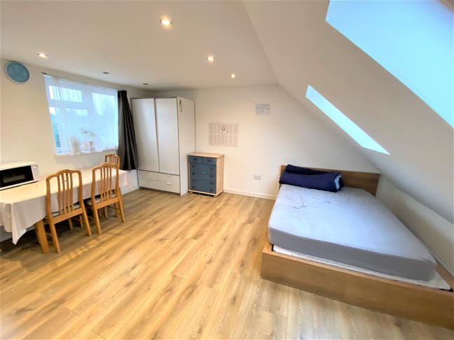 Bedsit Studio £1000 Pcm All Bills Included Main Photo