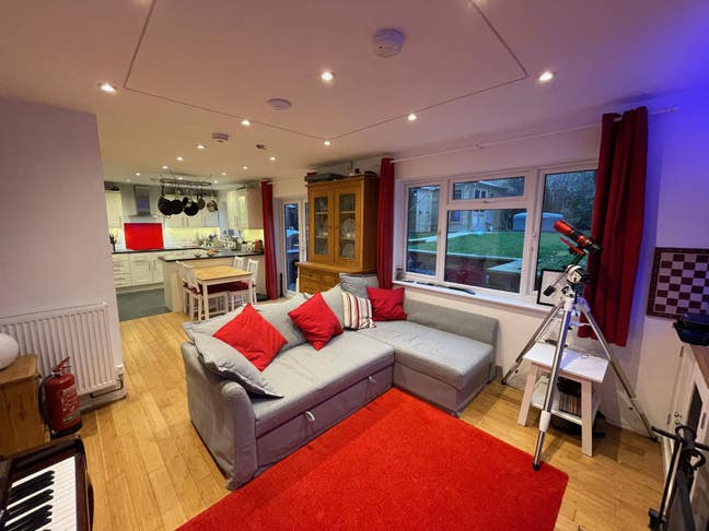 Double Room in RecentlyRefurbished House Bills Inc Main Photo