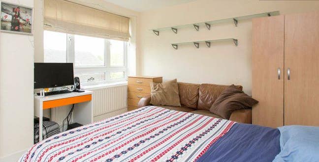 Beautiful Room- Canada Water - Main Photo