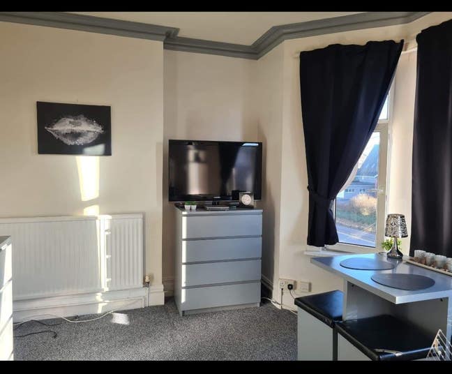 Bridgend centre,Smart studio Flat. All Inclusive Main Photo