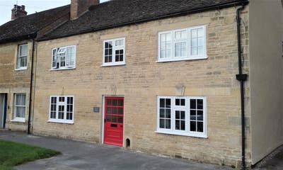 Comfortable en-suite double room in friendly house Main Photo