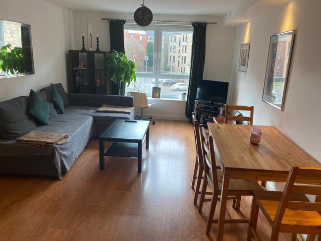 Bright Double En-Suite Room in G20 Main Photo