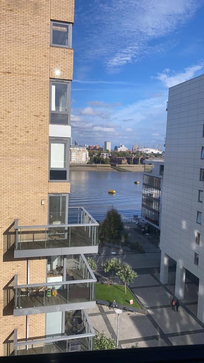 Spacious Room Available in Peaceful Flat Main Photo