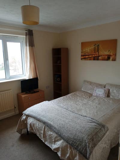 Spacious room available near beach
 Main Photo