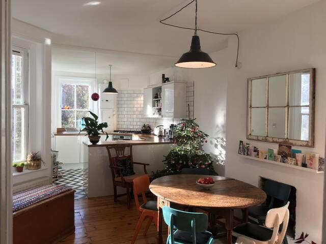 Kingsize/double rooms in light&spacious 2 bed flat Main Photo
