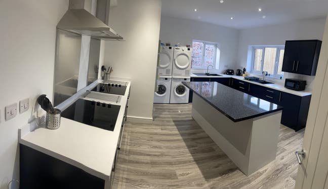 House share en suite rooms Main Photo