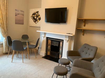    Town  Centre  Female Only Stunning  House  Main Photo