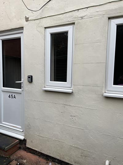 Large Studio Flat Main Photo