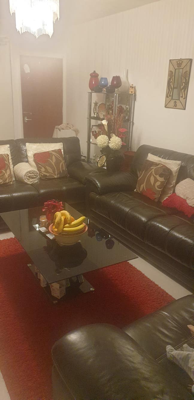 Lovely and clean house with respecting people  Main Photo