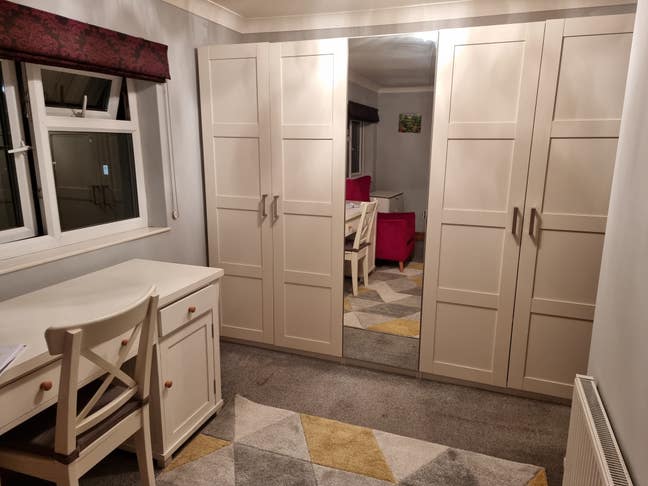 Large room in modern quiet house near Walworth Main Photo
