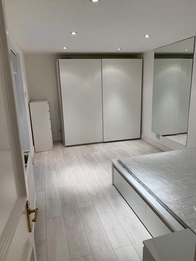 Large Room & Own Private Patio - All Bills Include Main Photo