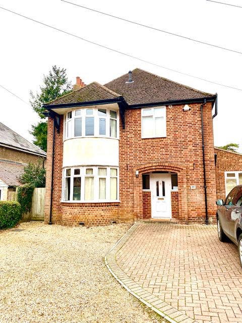 Premium Spacious Double Ensuite in Modern House Main Photo