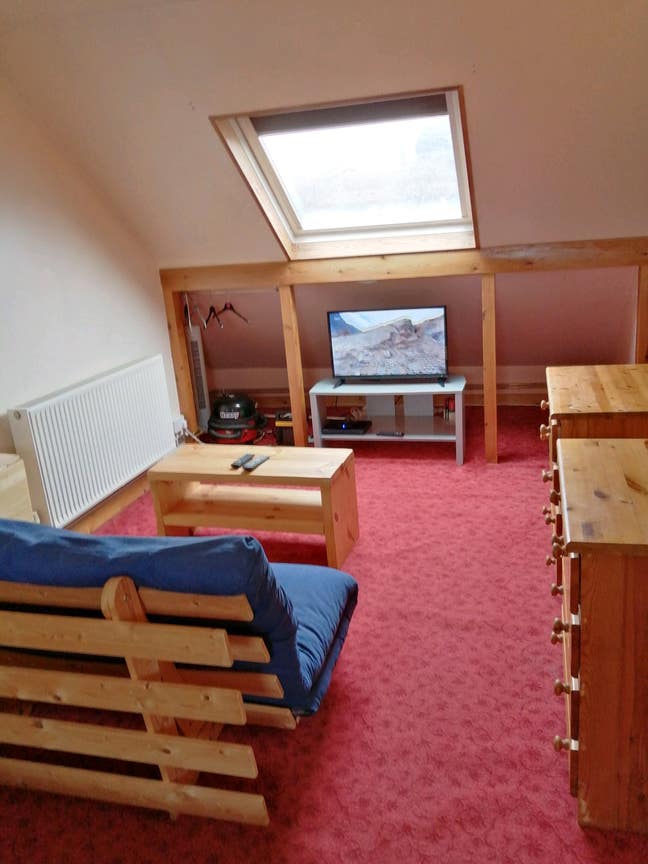 Very large on-suite room   Main Photo