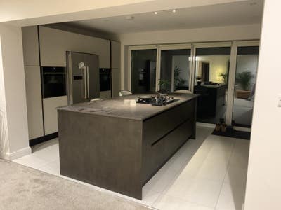 New X1 double room’s in luxurious Watford home Main Photo