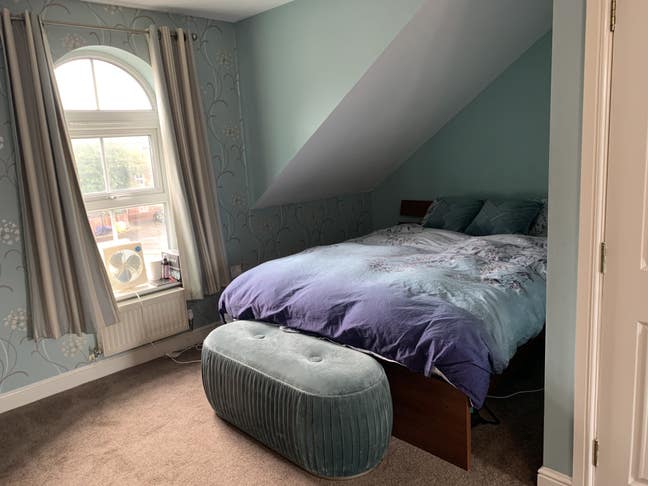  Exceptionally Large en-suite room bills inc Main Photo