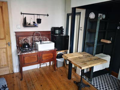 Stylish Studio room - en suite-  victorian house Main Photo