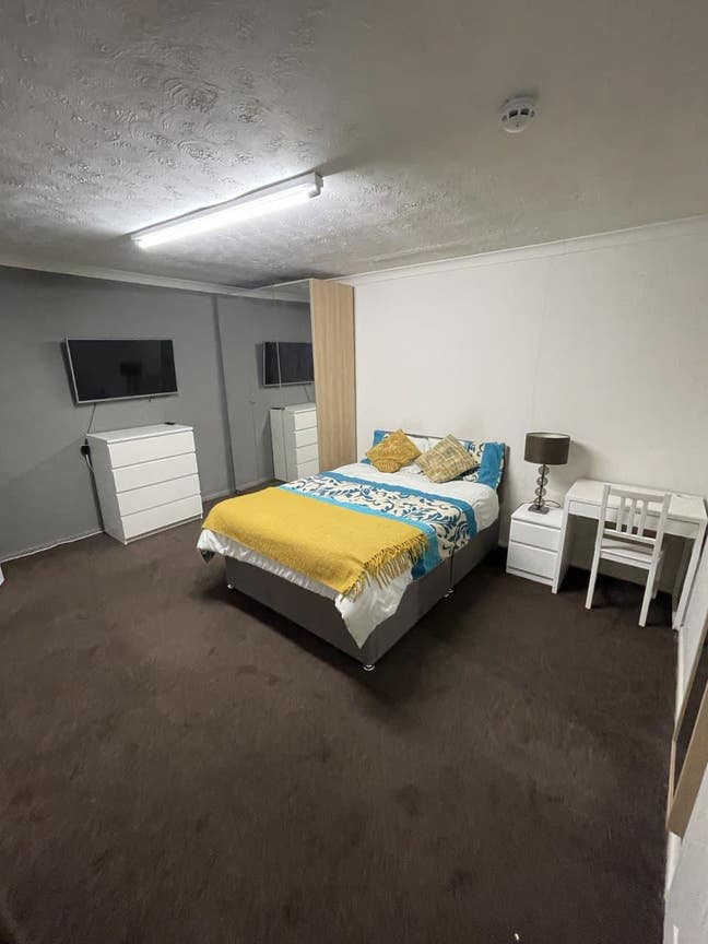 Double Room  £430-  - Sharing with only 3 Main Photo