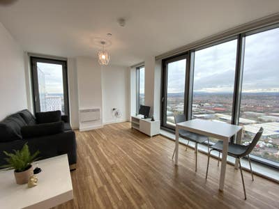 26th Floor Double room with separate bathroom Main Photo