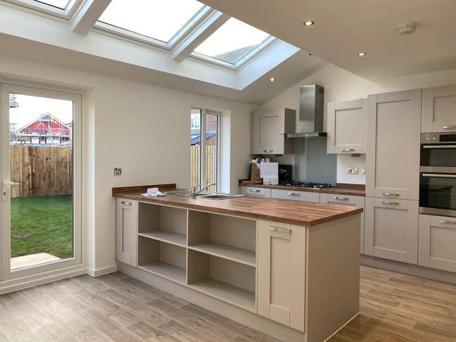 Modern, stylish Double Room, perfect for couple Main Photo