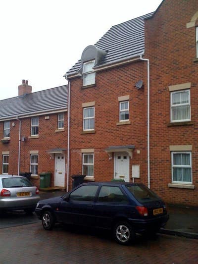 Large Double Room, Stoke Park     Main Photo