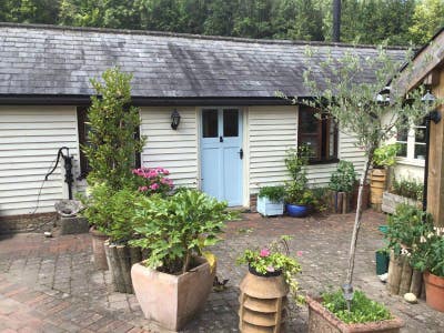 Self Contained Annex - Double bedroom & en suite Main Photo