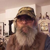 68 year old Male seeks a single or double room Main Photo