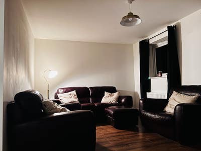 Fully furnished house-share! Main Photo
