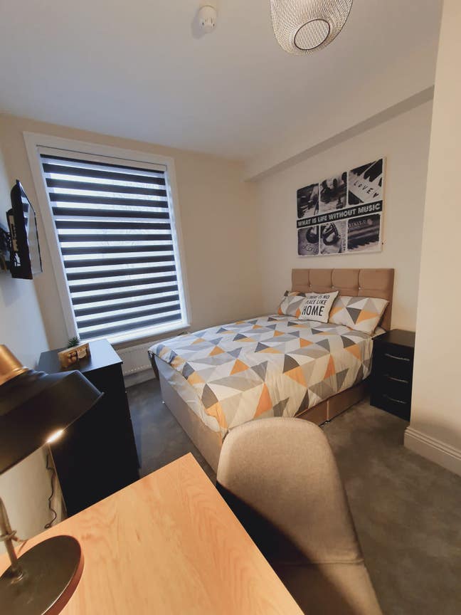 En-suite rooms within a shared house  Main Photo