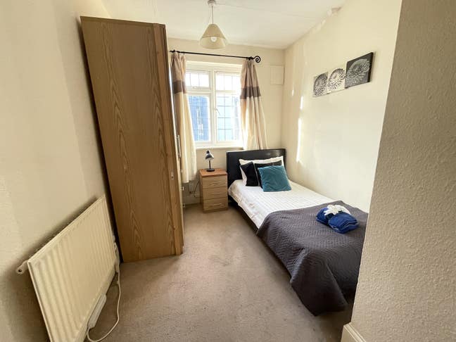 Town Centre Single Room – All Bills Included Main Photo