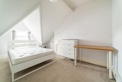 Cosy Attic Room Main Photo