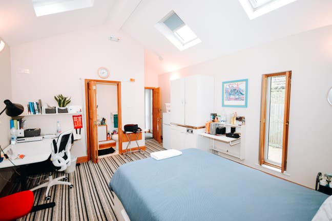 Luxury Single Student Studio - All Bills Included Main Photo