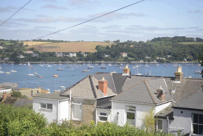 3 bed house with great sea views central Falmouth Main Photo