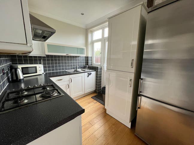  STUNNING Double Room to Rent -Available Now!! Main Photo