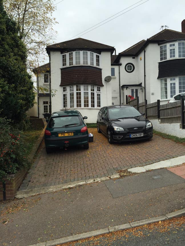 Home share with Professionals Main Photo