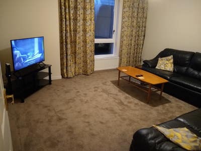 Meadowbank modern, bright clean apartment. Main Photo