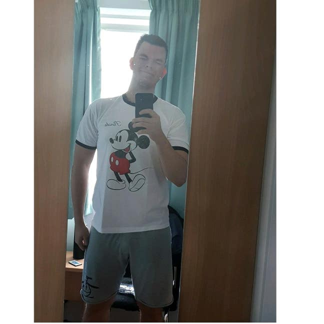 young professional looking for a room or buddy up Main Photo