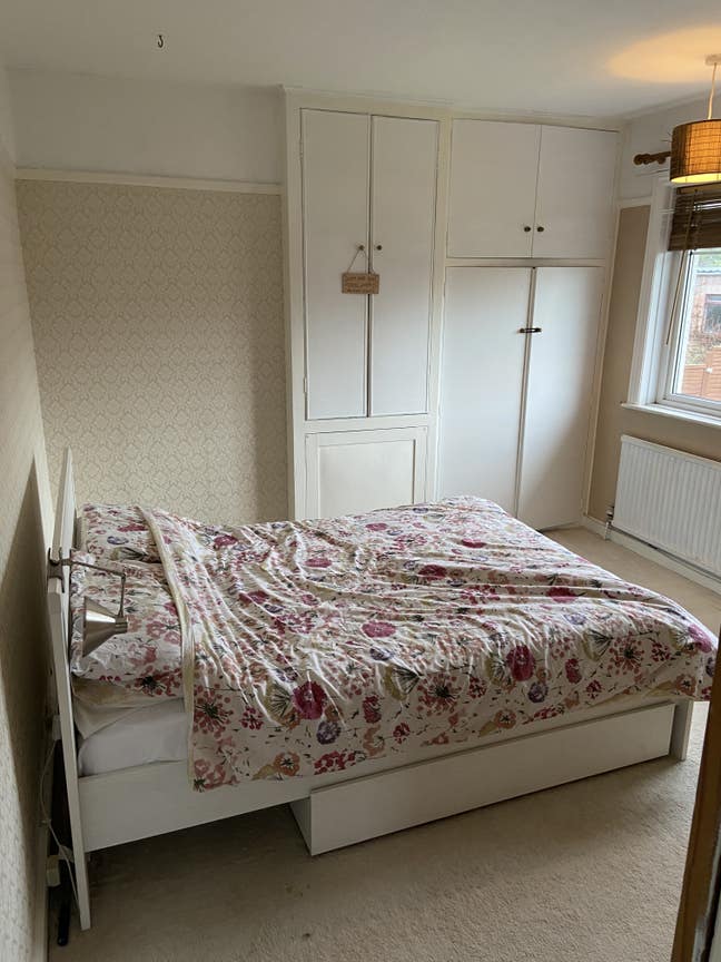 Spacious Double Room 5 min walk from Hospital Main Photo