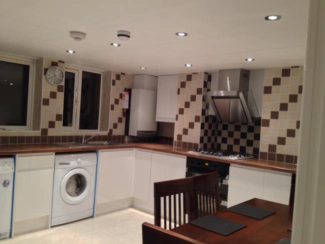 Beautiful Double Bedrooms in Amazing House  Main Photo