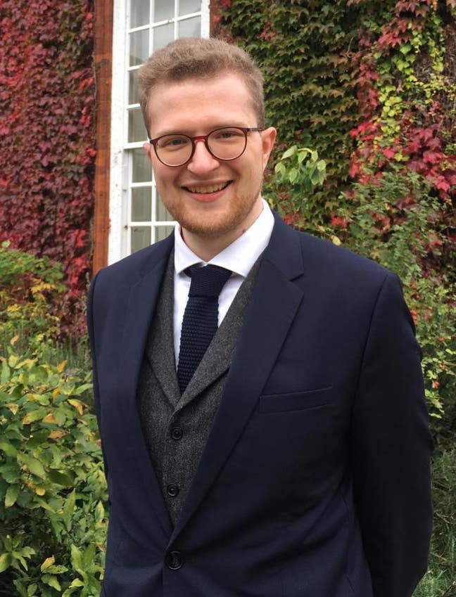 30 Year Old Management Consultant Looking for Room Main Photo