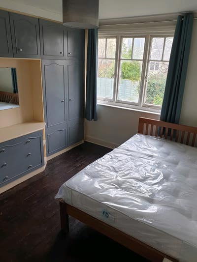 Double Room in Parkstone Main Photo