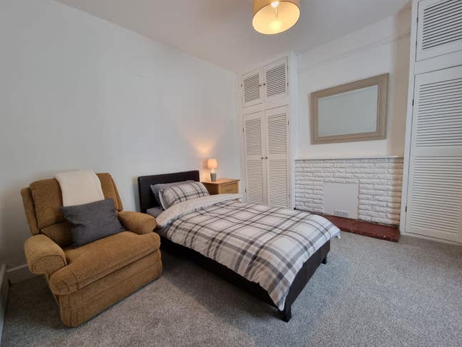 Single room in serviced, shared house Main Photo