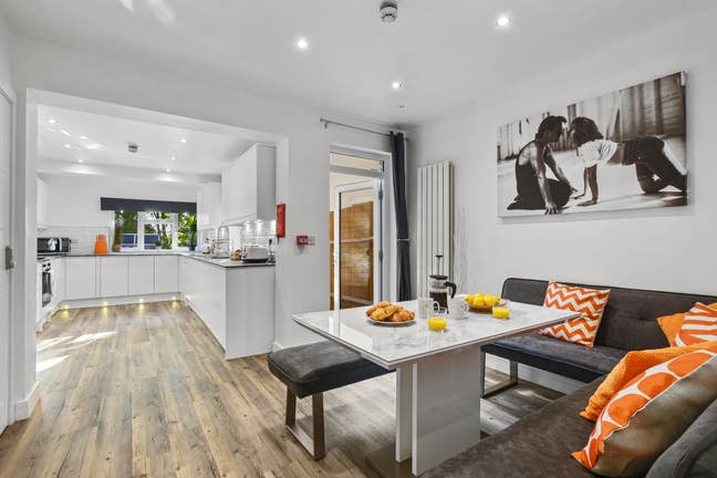 Award Winning - 'Loved every moment' - Hope K Main Photo