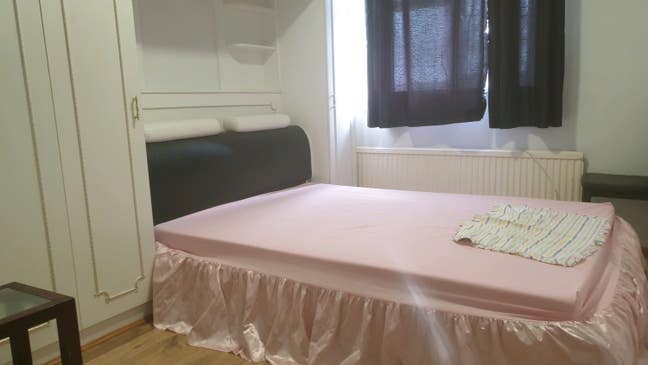 Shared Double Room, HMO RM17  Main Photo