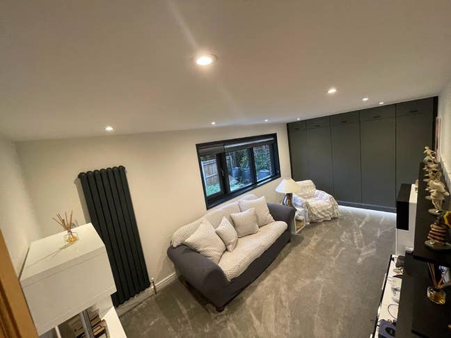 Ensuite Double Room w living area, Fernhurst Main Photo