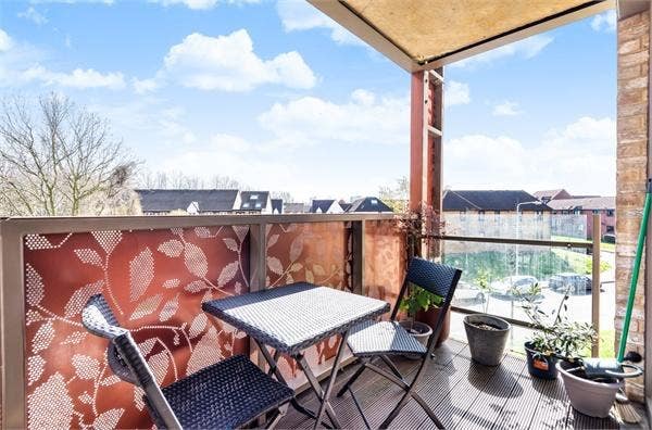 Bright double in stylish, modern flat-Canada Water Main Photo