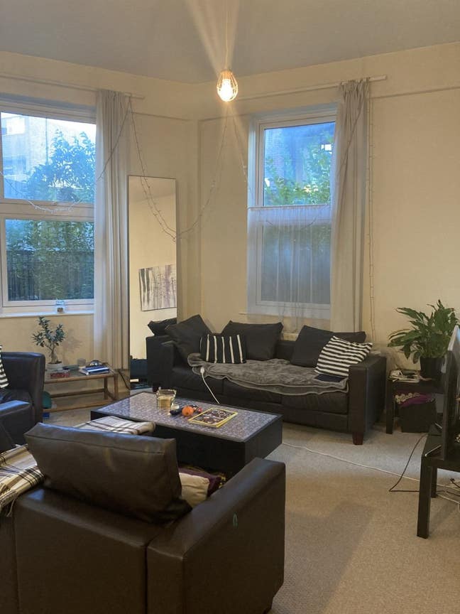 Double room in friendly flatshare from Dec Main Photo