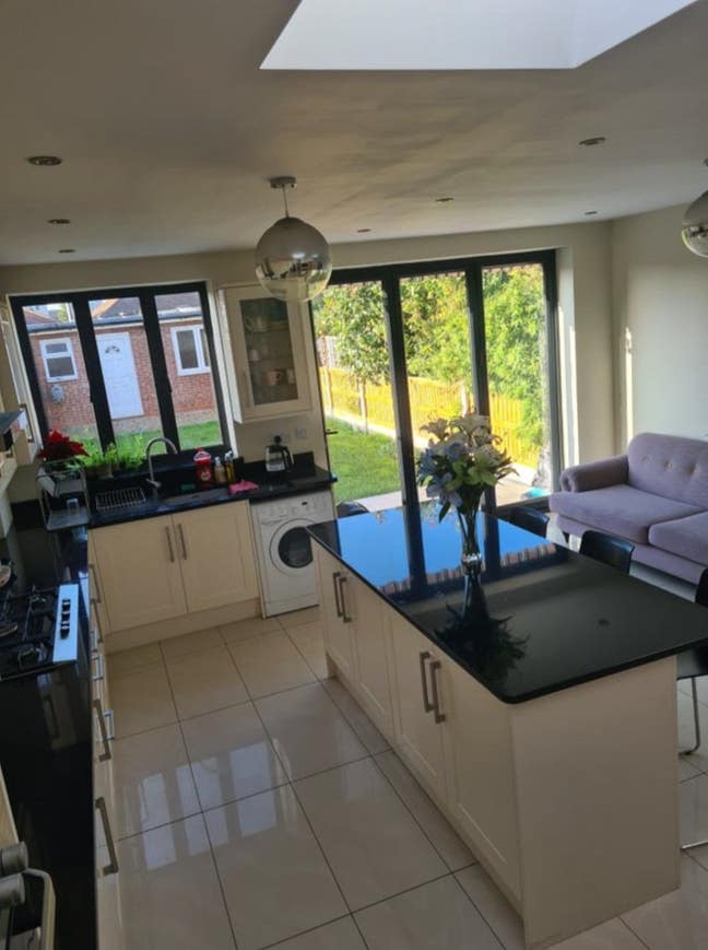 **Studio en-suite close Queen's** Main Photo