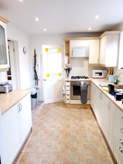 Single Room available  Main Photo