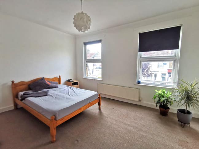 Gorgeous Master Bedroom 5min to Leyton station Main Photo