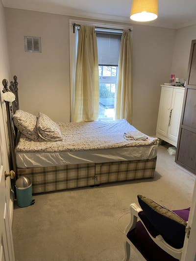 Double Room in Beautiful Victorian House  Main Photo